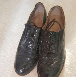 Dress shoes